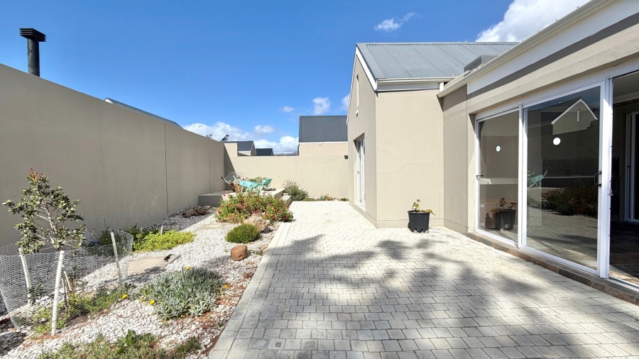 2 Bedroom Property for Sale in Somerset Lakes Western Cape